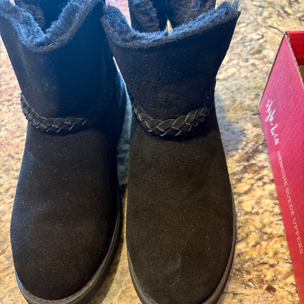 Style & Co Black Fur-lined Genuine Suede Ankle Boot - Picture 4 of 6